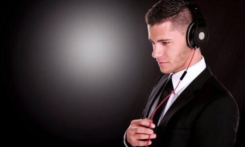 Why Listening to Customers Is Important (And How to Do It)